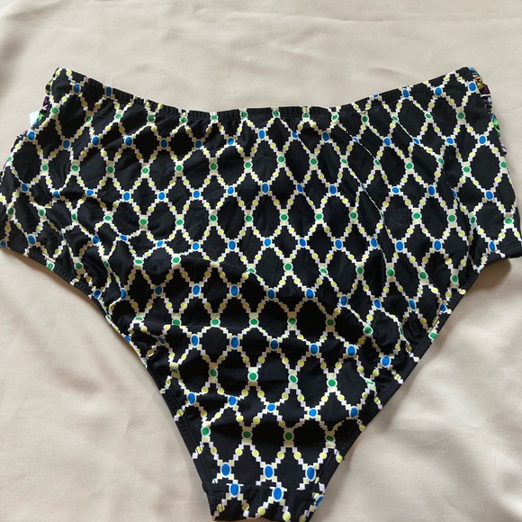 OCEAN WATER sz24  black patterned w/contrast @hip - Picture 2 of 5